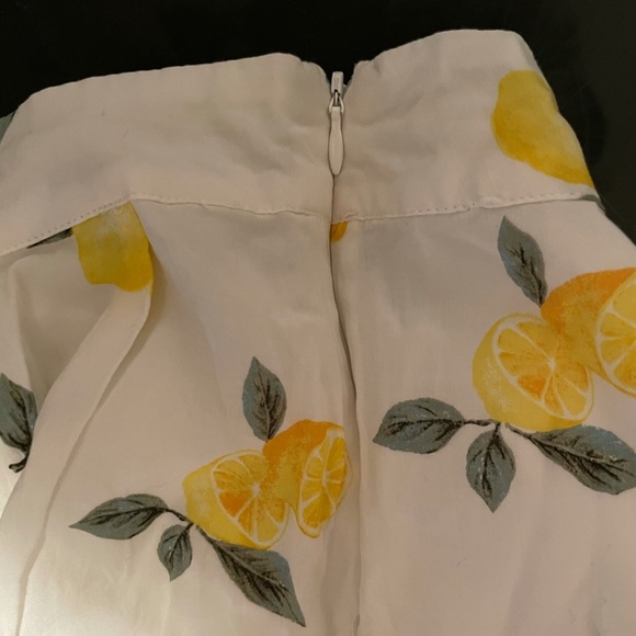Soft Lemon print shorts - Picture 5 of 5